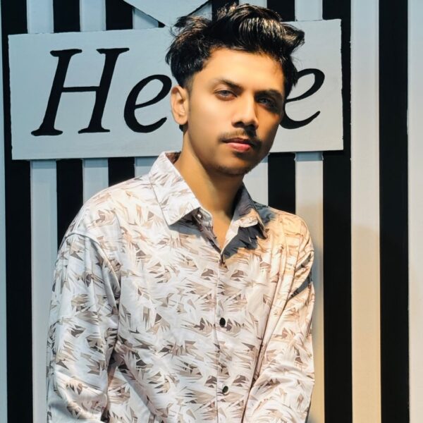 Men print slim fit comfort shirt (white and red )